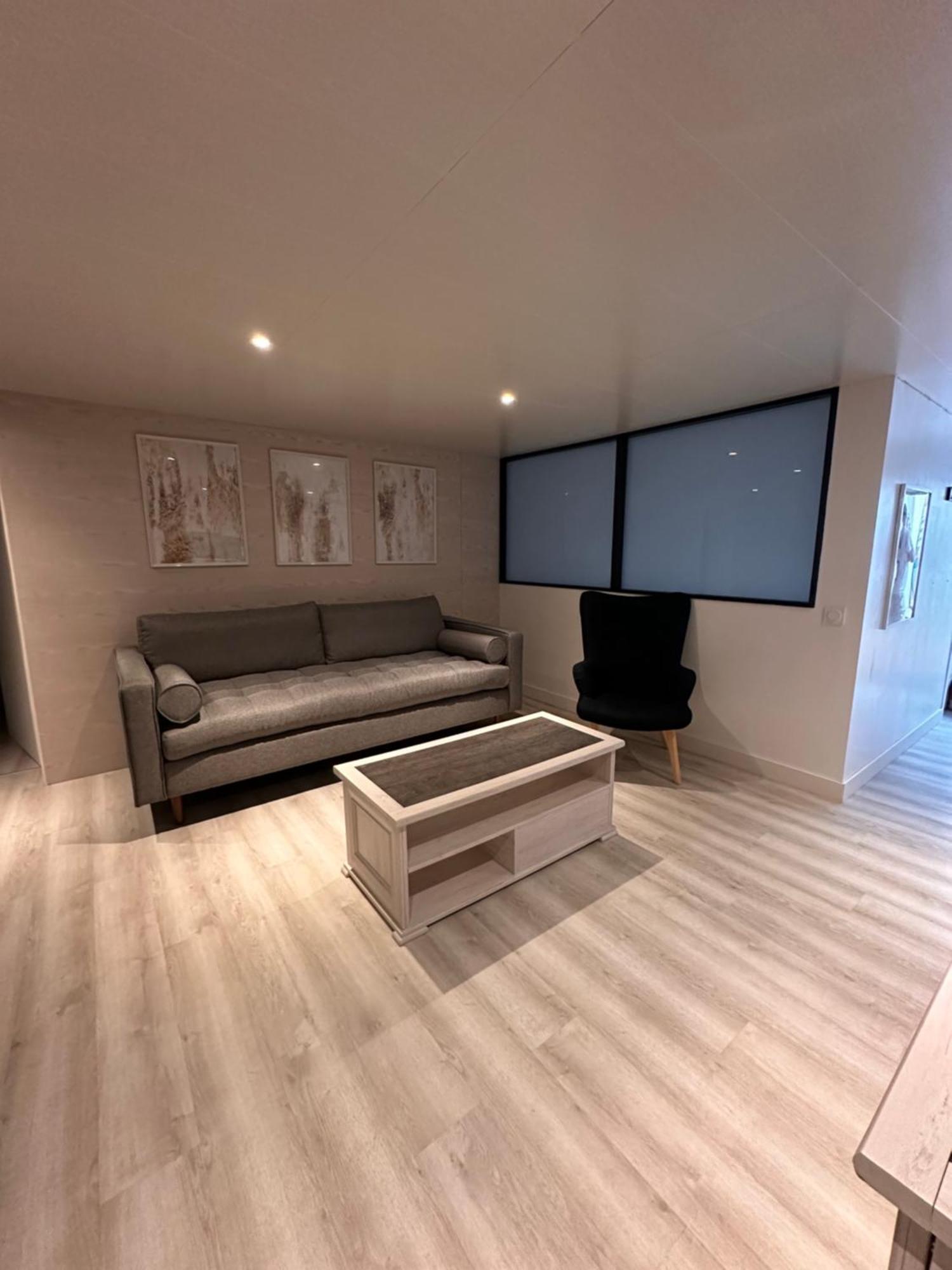 Jolie Dependance Equipee Apartment Cholet Exterior photo
